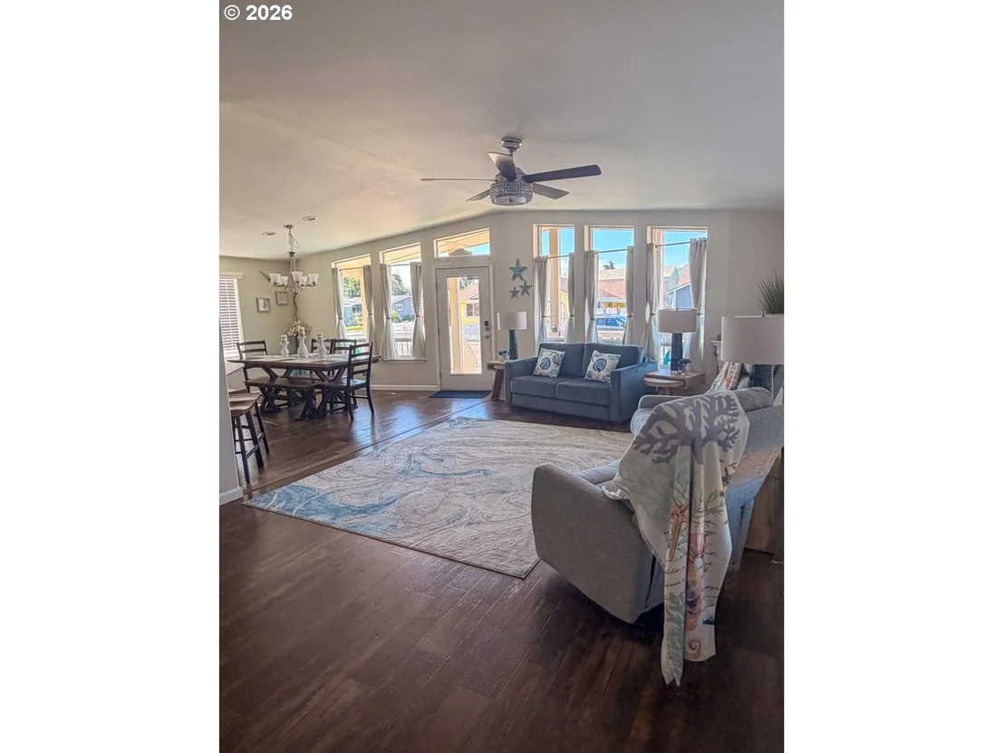 Photo of 1060 CEDAR LOOP