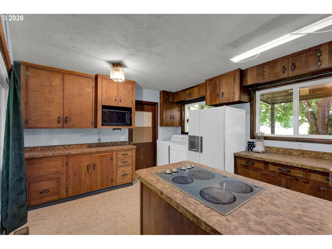 Photo of 34558 ROW RIVER RD