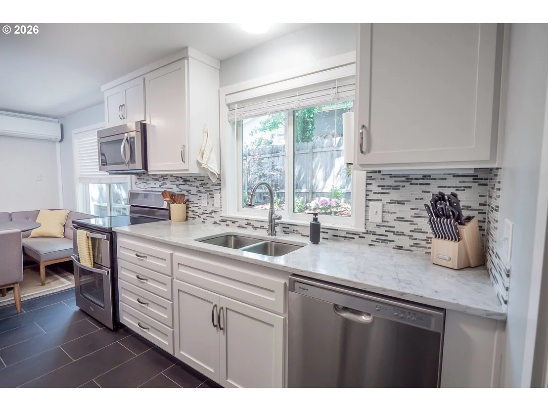 Photo of 1400 W 40TH AVE