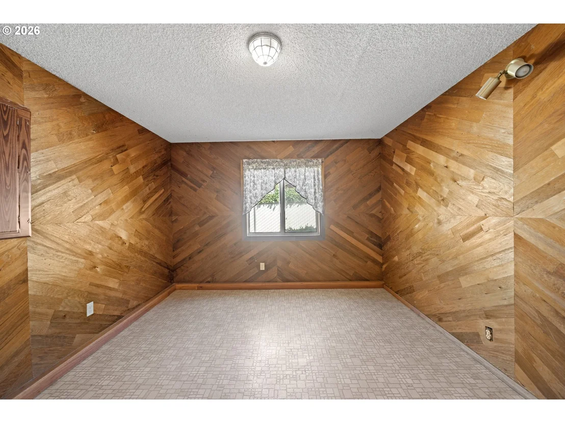 Photo of 2625 ELYSIUM AVE