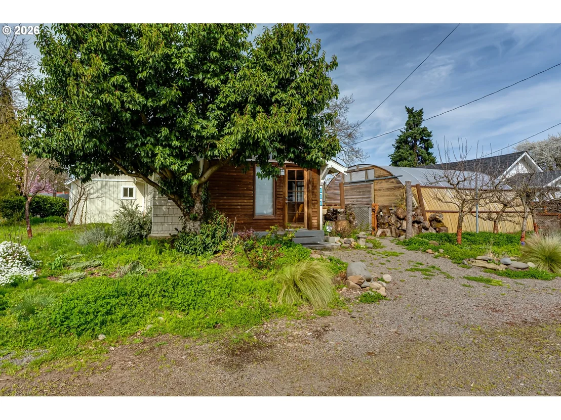 Photo of 111 HOLEMAN AVE