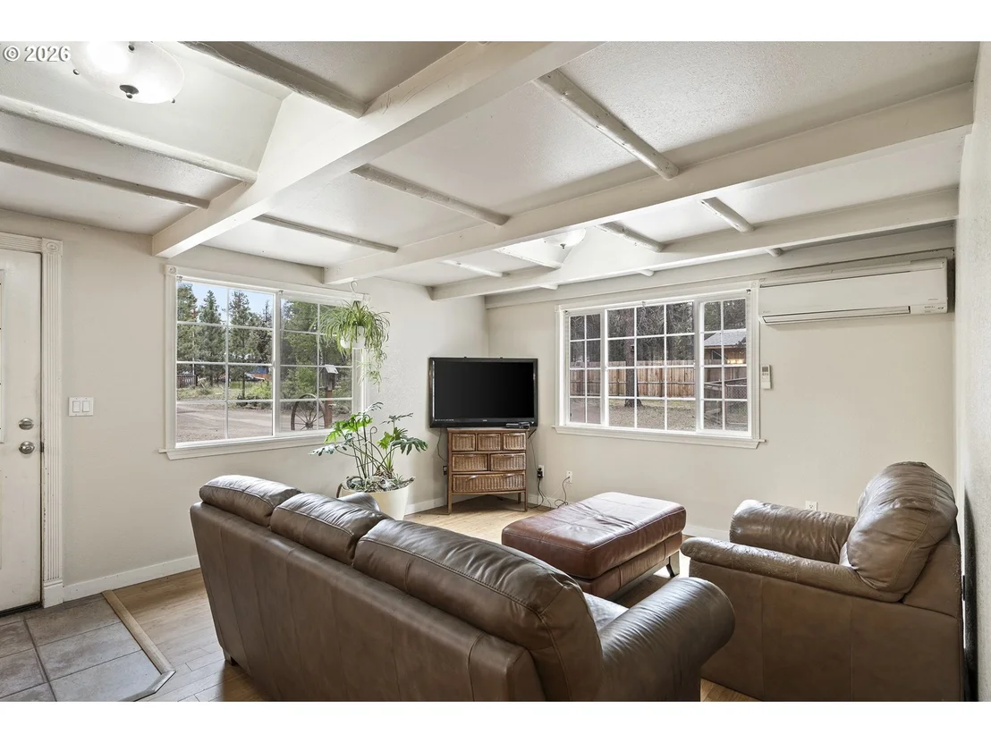Photo of 16024 LEONA LN