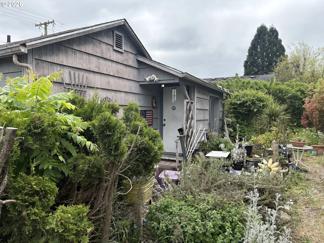 Photo of 394 S 37TH ST