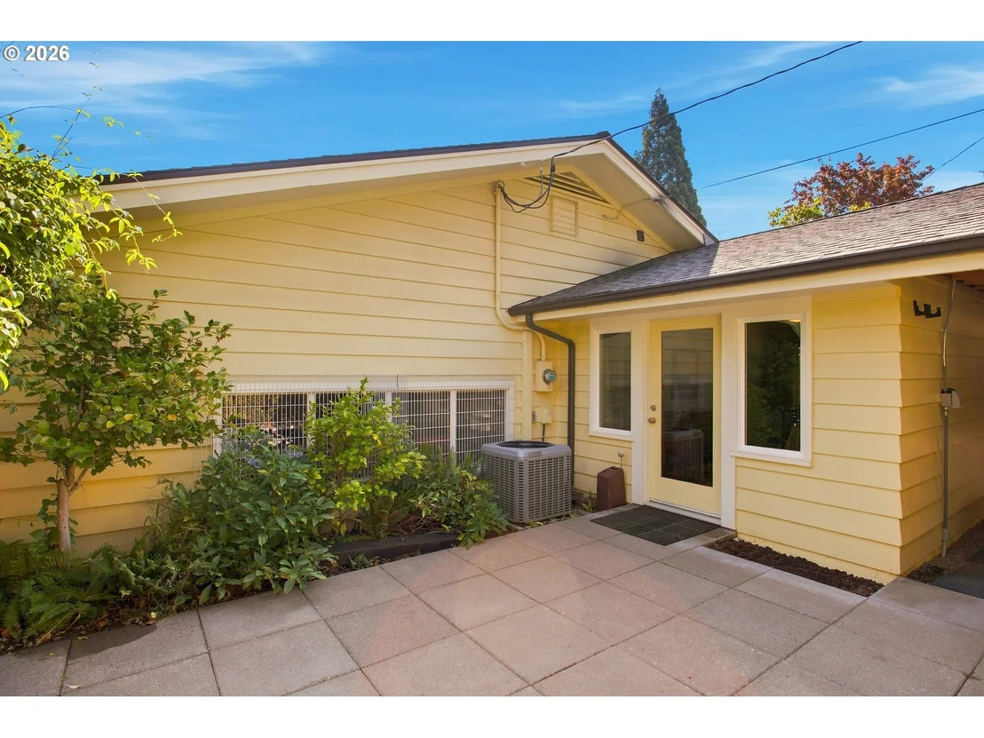 Photo of 60 W 22ND AVE