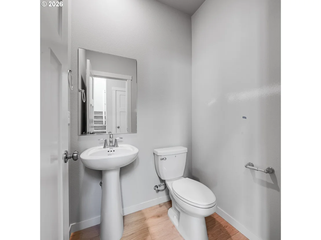Photo of 955 Legacy ST