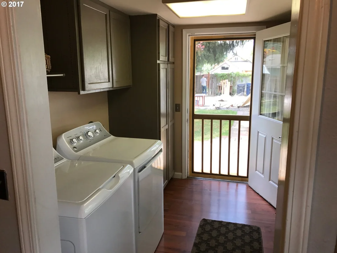 Photo of 1352 MILL ST