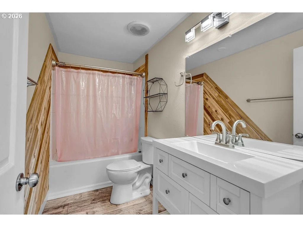 Photo of 211 FOX ST
