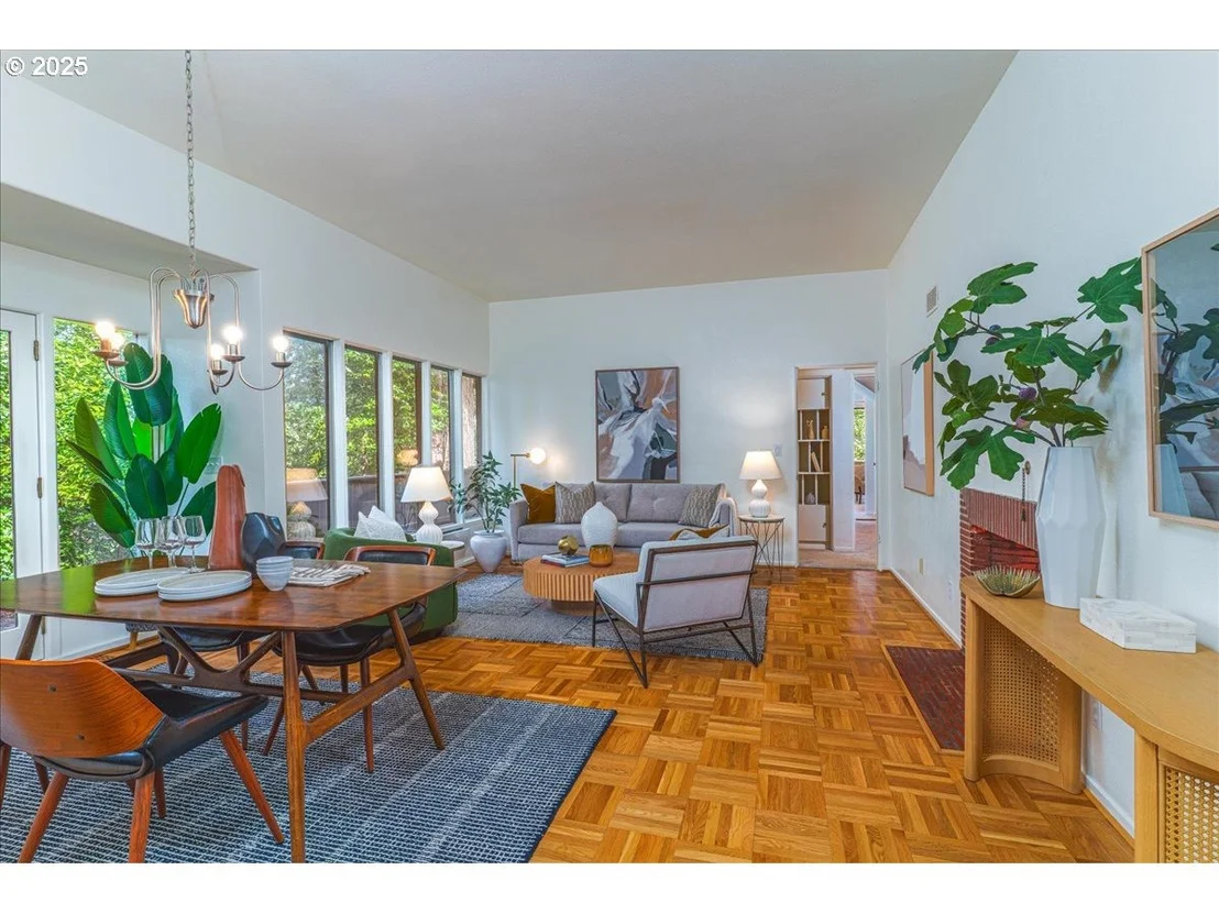 Photo of 589 RIDGEWAY RD