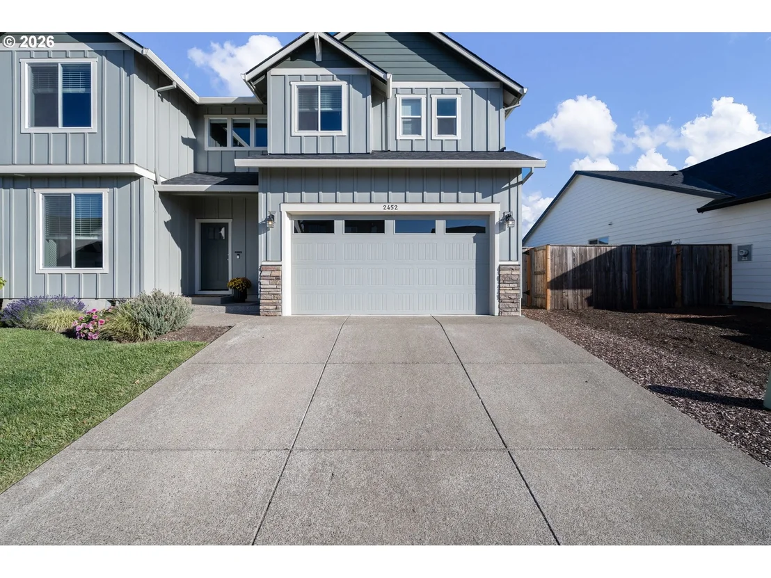Photo of 2452 W 9TH AVE