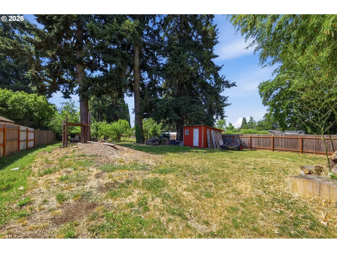 Photo of 605 KOURT DR
