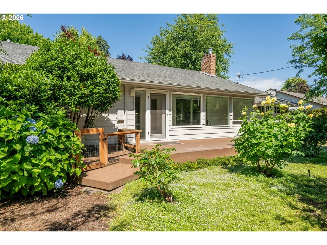 Photo of 243 DARTMOOR DR