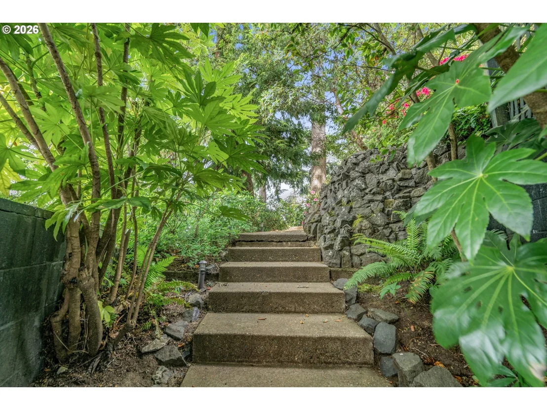 Photo of 2610 HIGHLAND OAKS DR