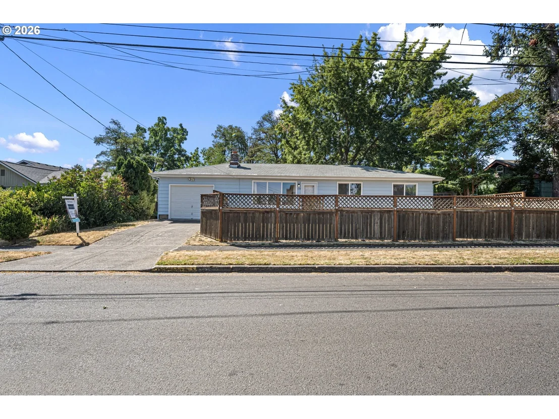 Photo of 130 E 31ST AVE