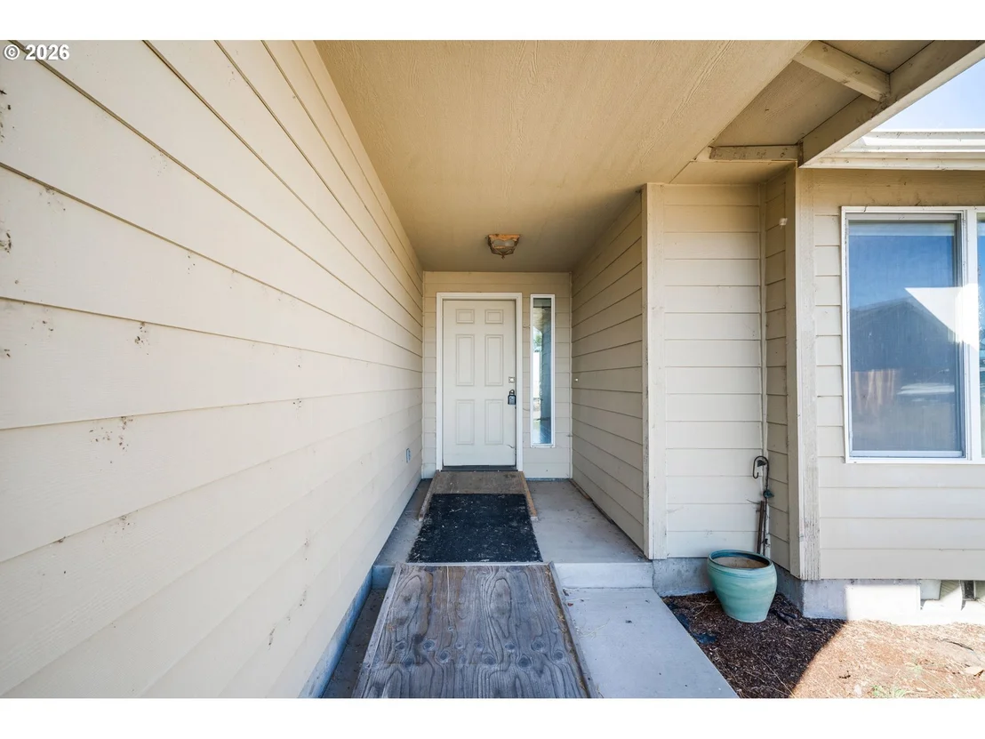 Photo of 668 EGRET AVE