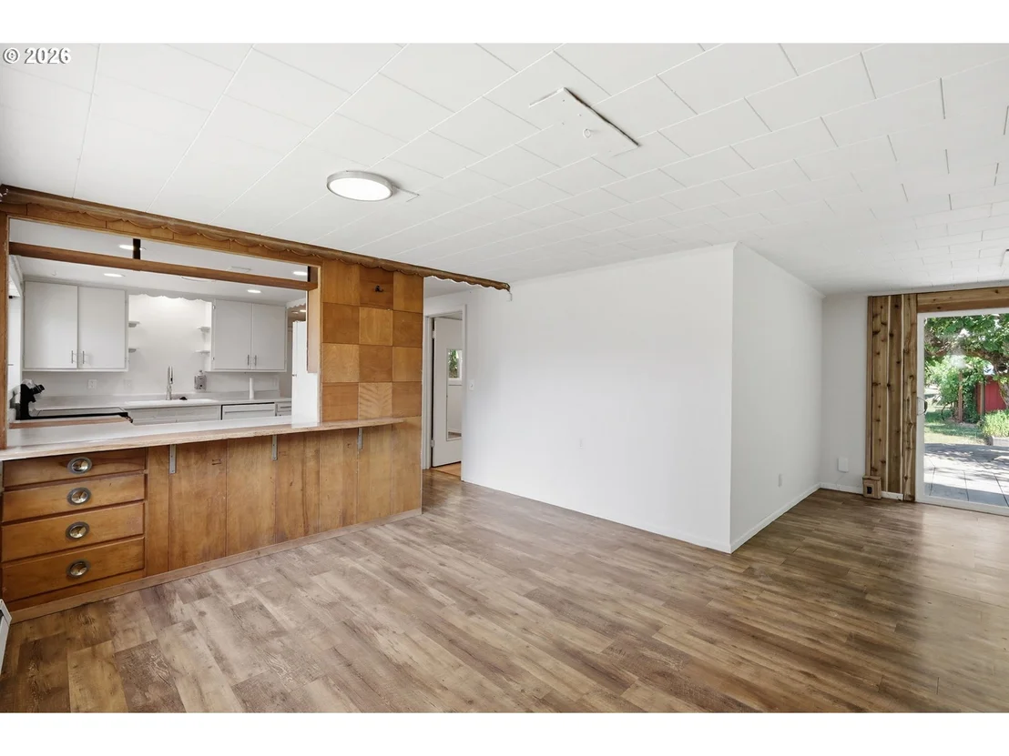 Photo of 605 KOURT DR