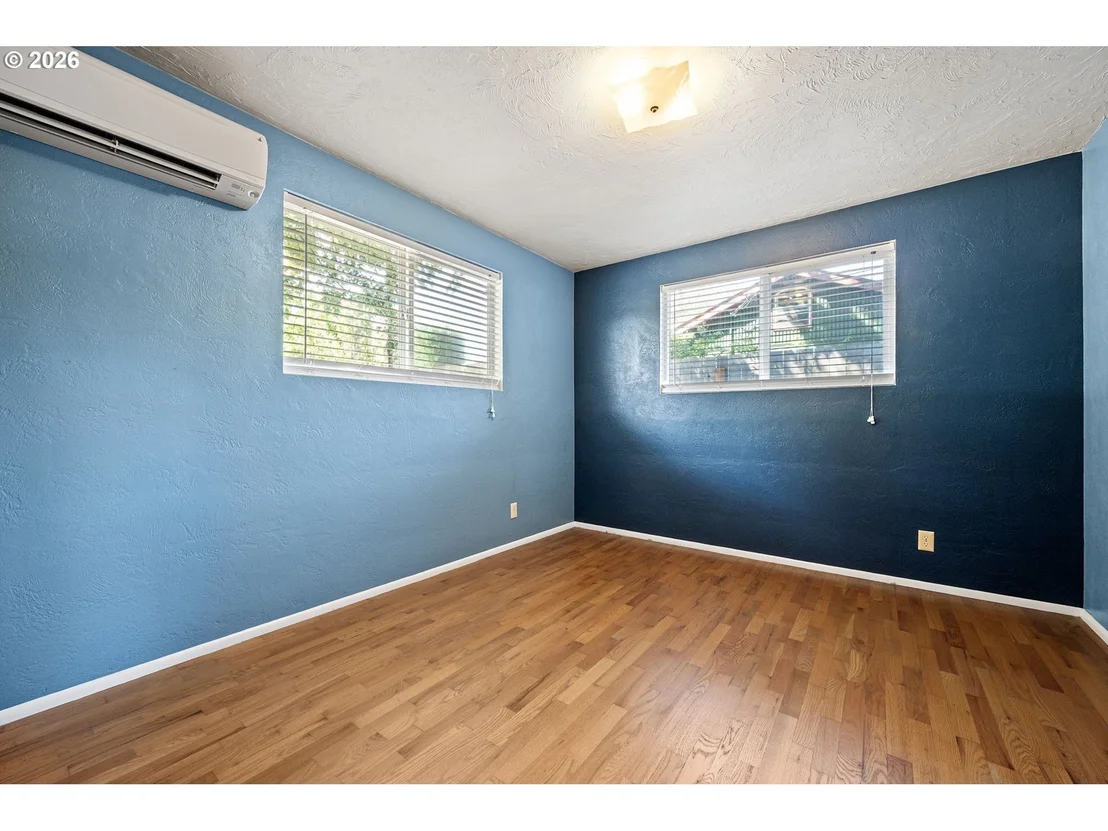 Photo of 130 E 31ST AVE