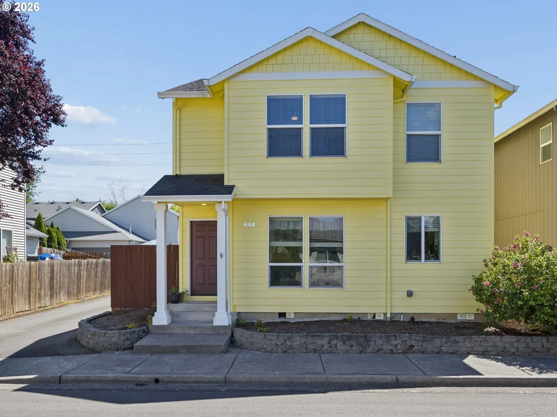 Photo of 644 SE MYRTLEWOOD PL