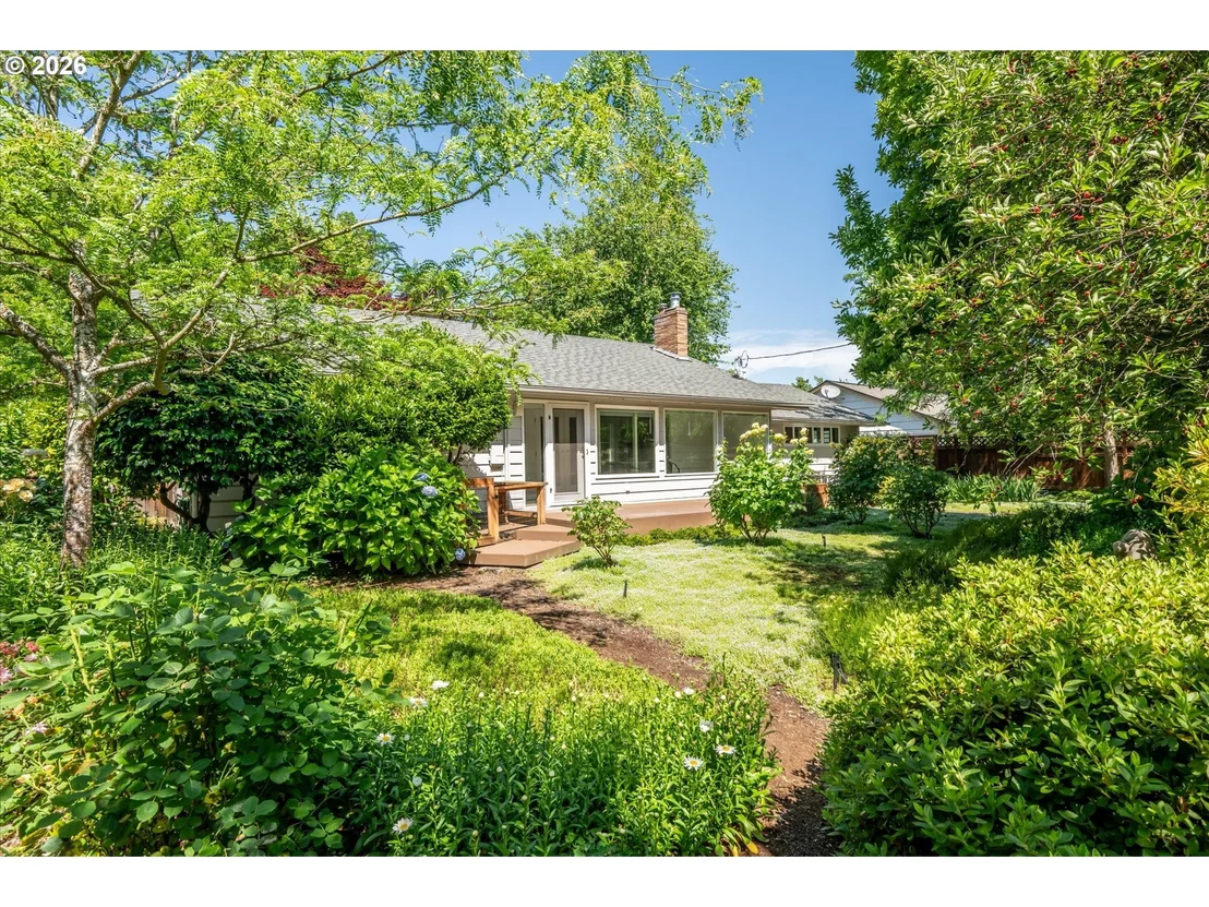 Photo of 243 DARTMOOR DR