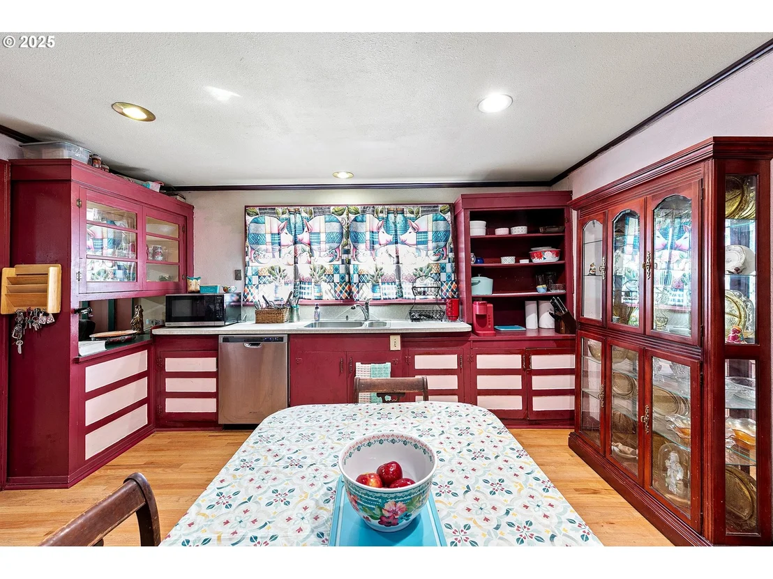Photo of 5320 ROYAL AVE