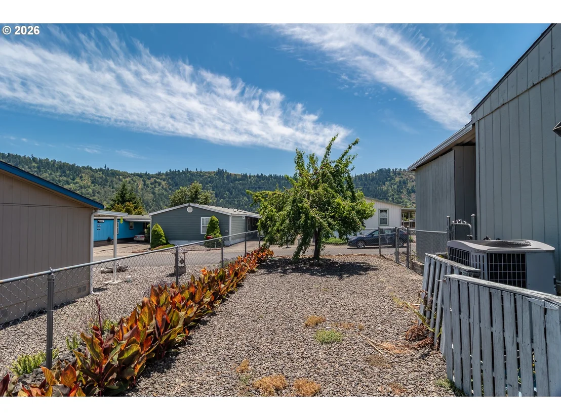 Photo of 190 TWIN OAKS LOOP