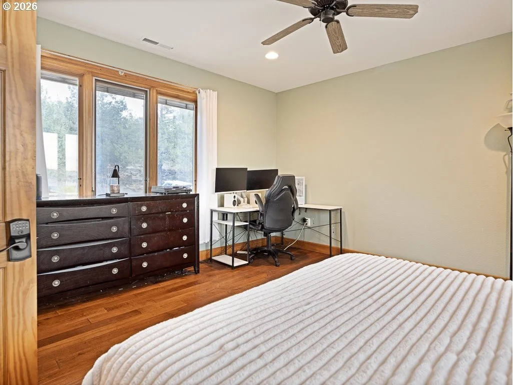 Photo of 4728 COOPERS HAWK RD