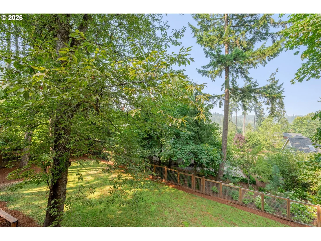 Photo of 3965 SPRING BLVD