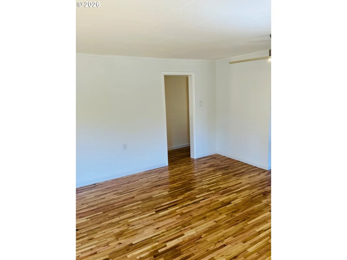 Photo of 152 W C ST