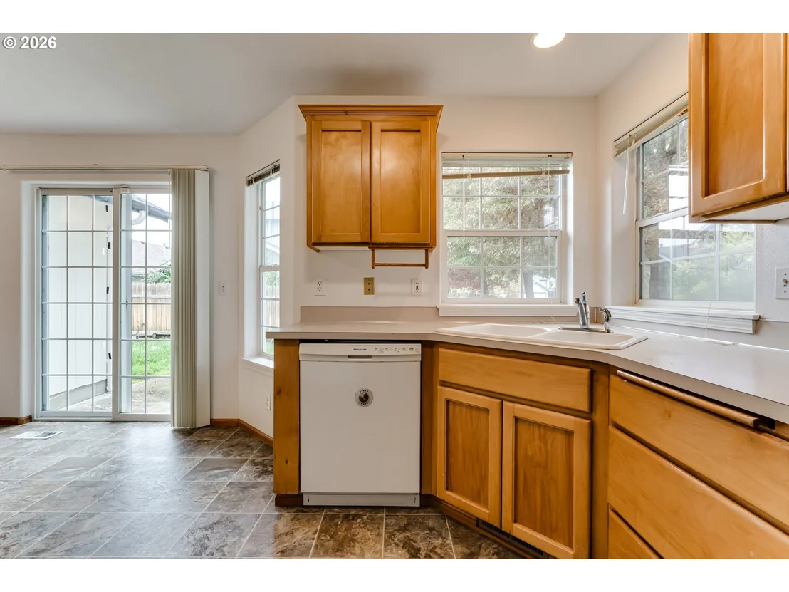 Photo of 555 HOLLYHOCK LN
