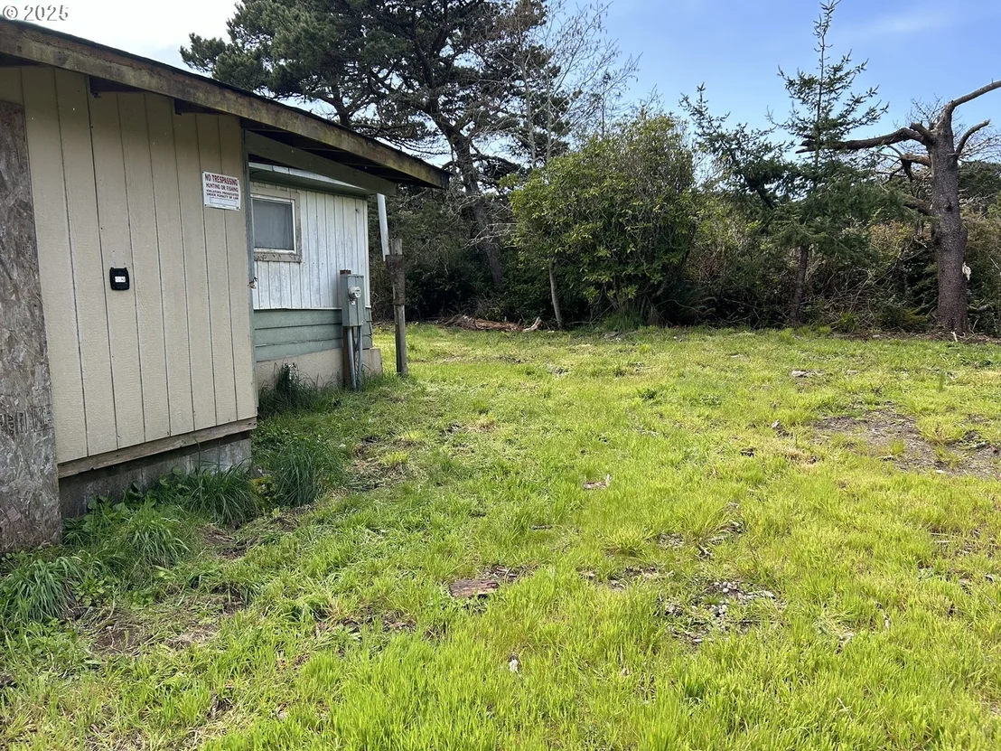Photo of 87636 RHODODENDRON DR
