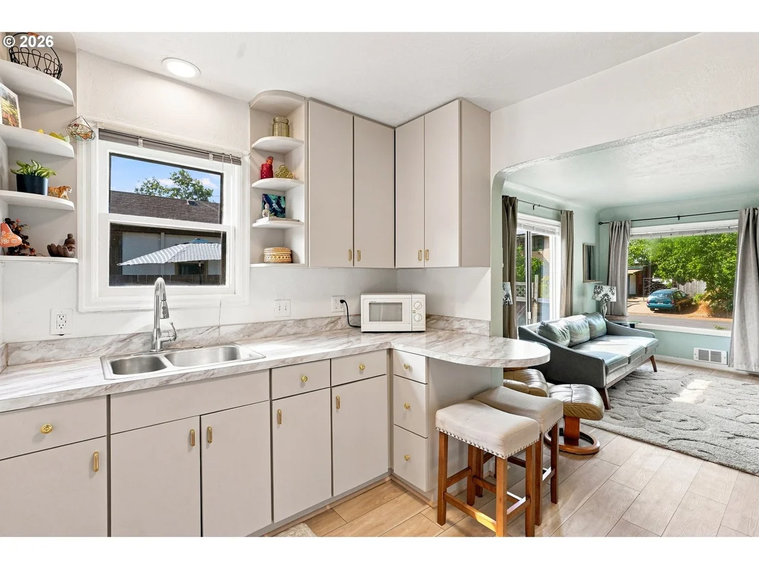 Photo of 1572 W BROADWAY