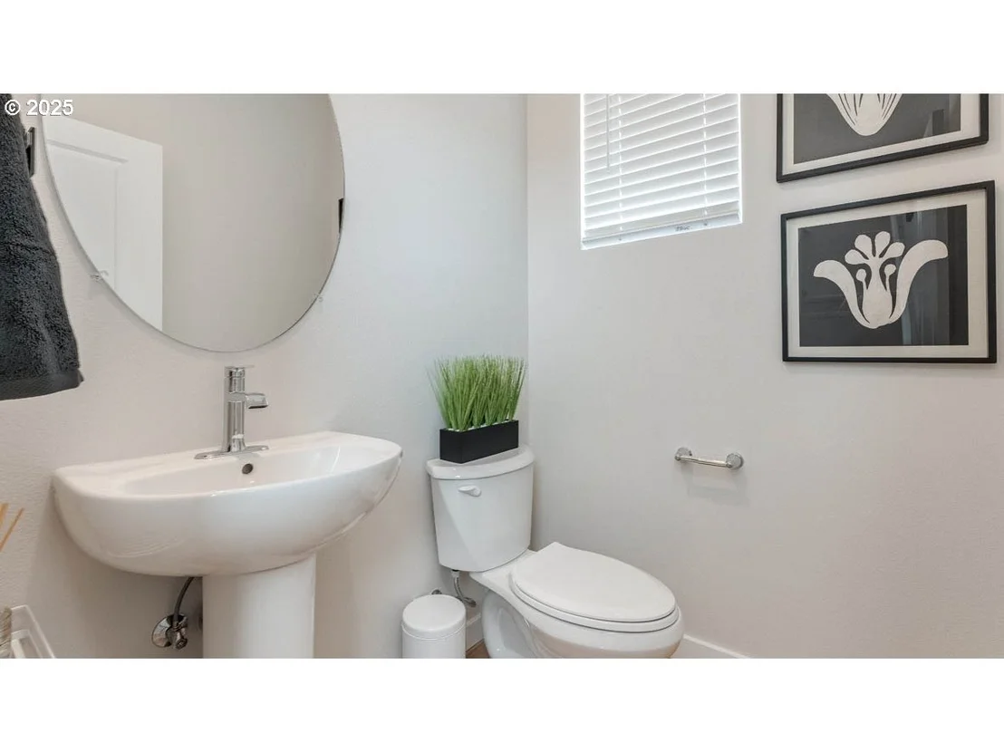Photo of 3594 Main ST