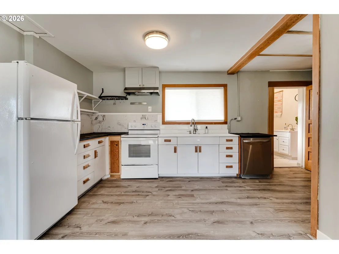 Photo of 111 HOLEMAN AVE