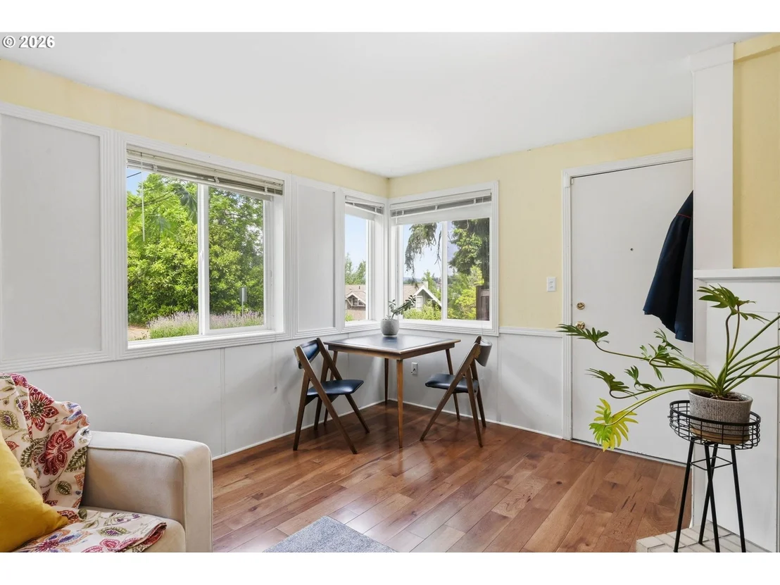 Photo of 28 W 22nd AVE