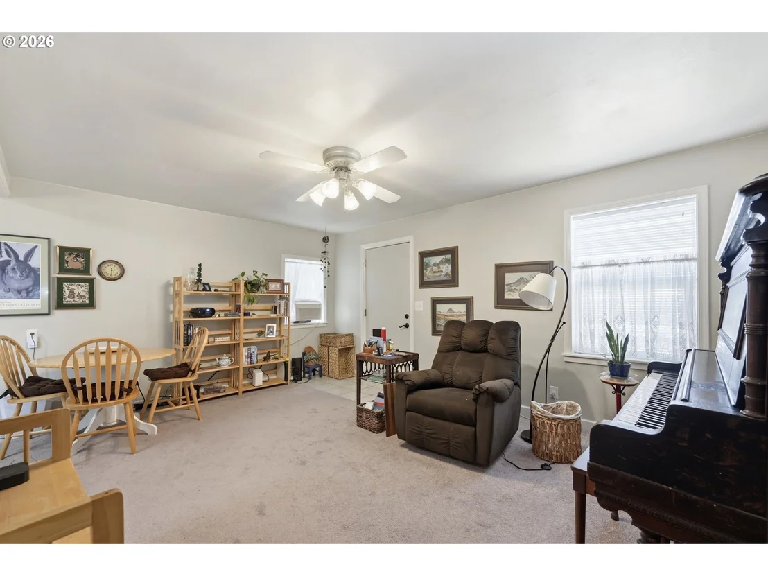 Photo of 1385 PARKER ST