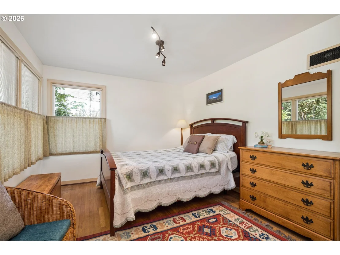 Photo of 190 W 36TH AVE