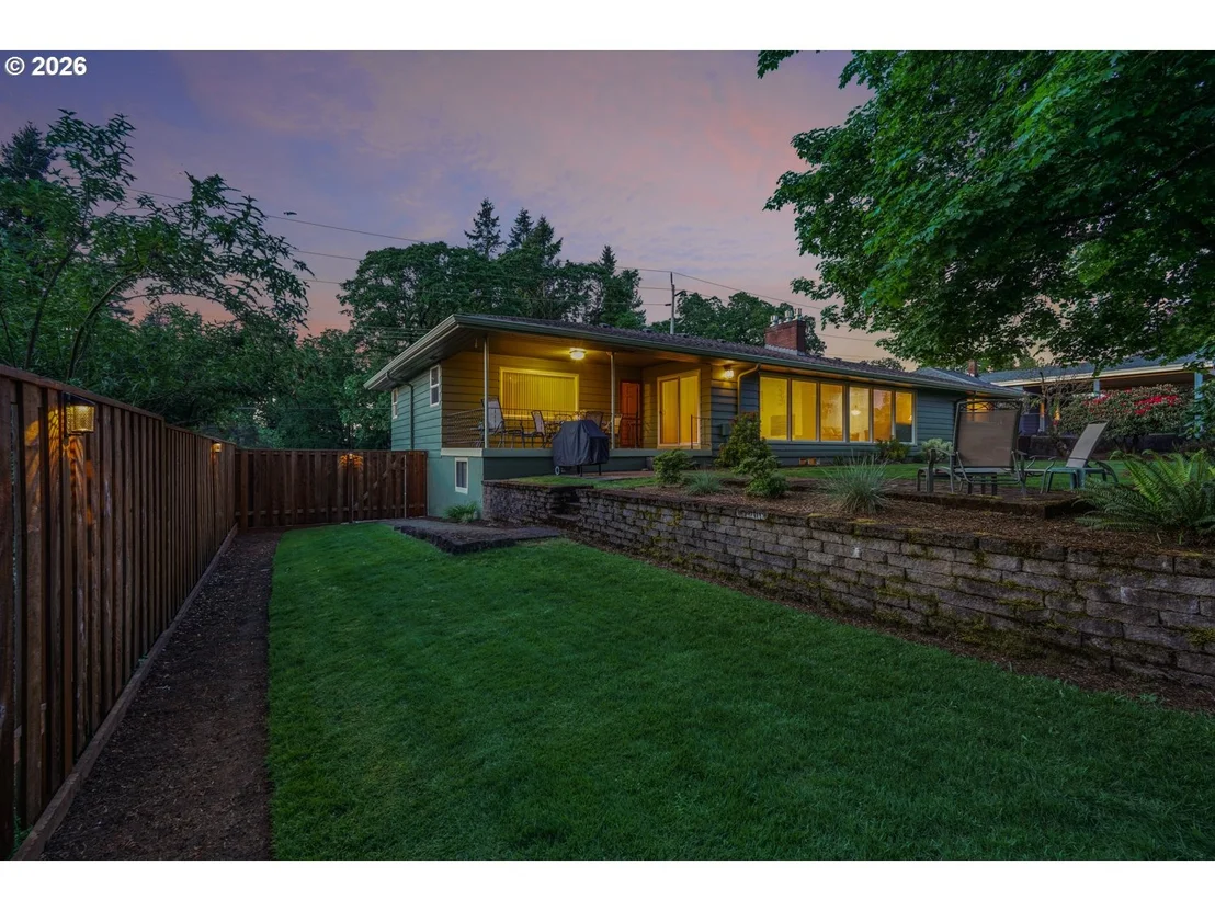 Photo of 230 PARK DR