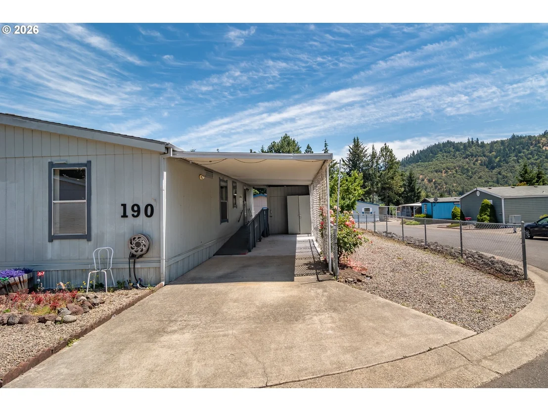 Photo of 190 TWIN OAKS LOOP