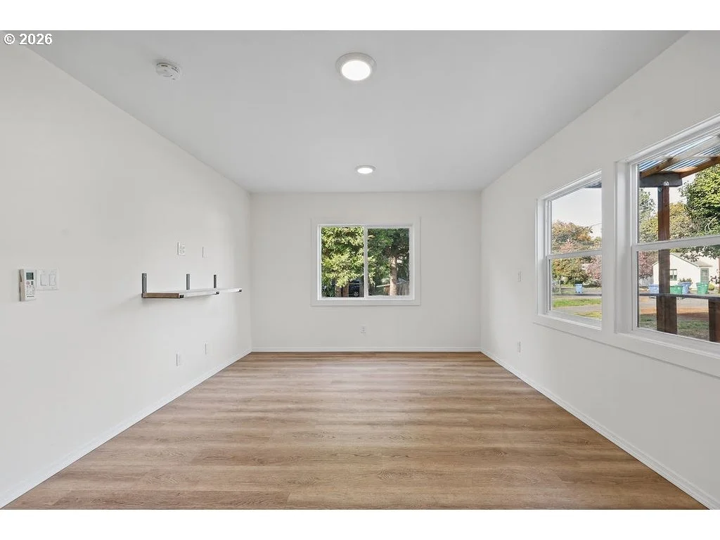 Photo of 140 HANSEN LN