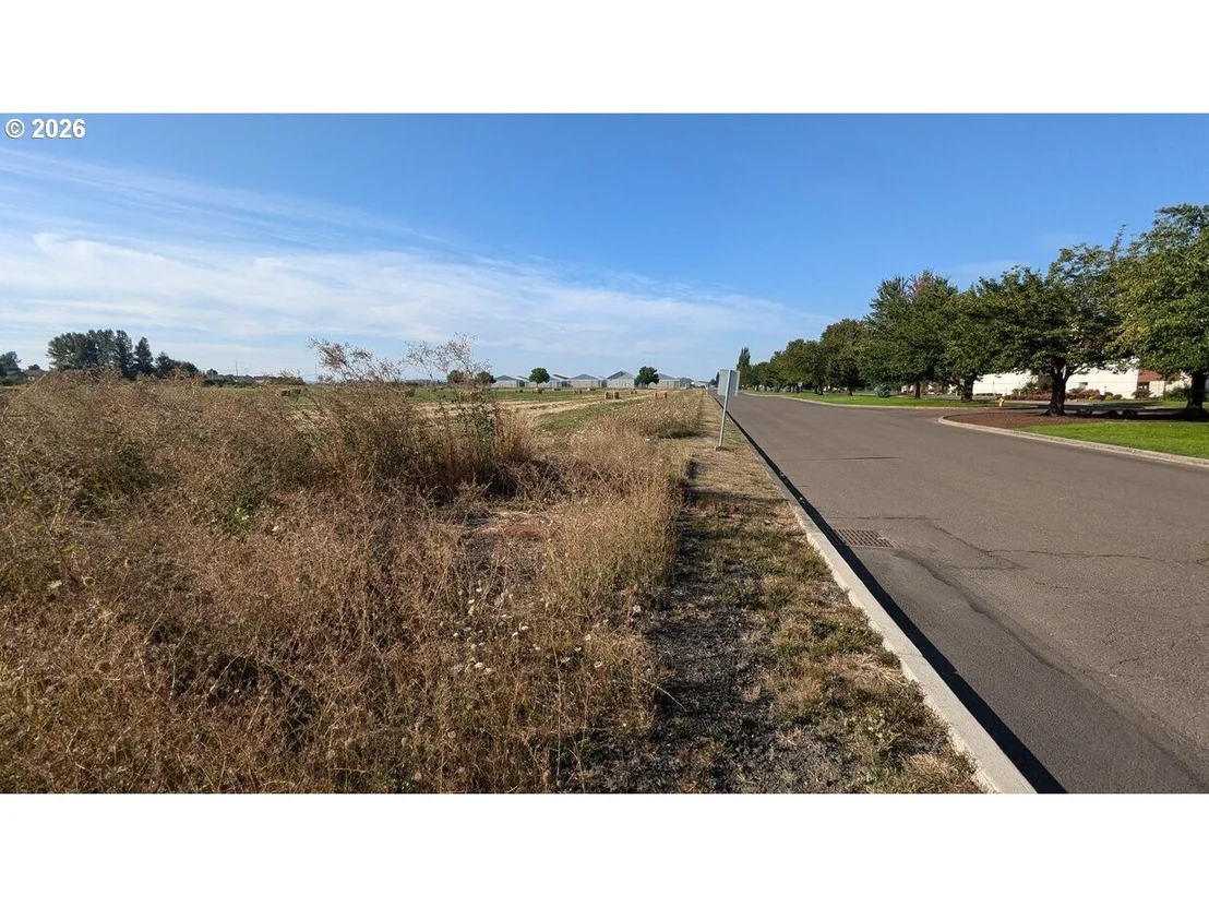 Photo of 585 AIRPORT RD