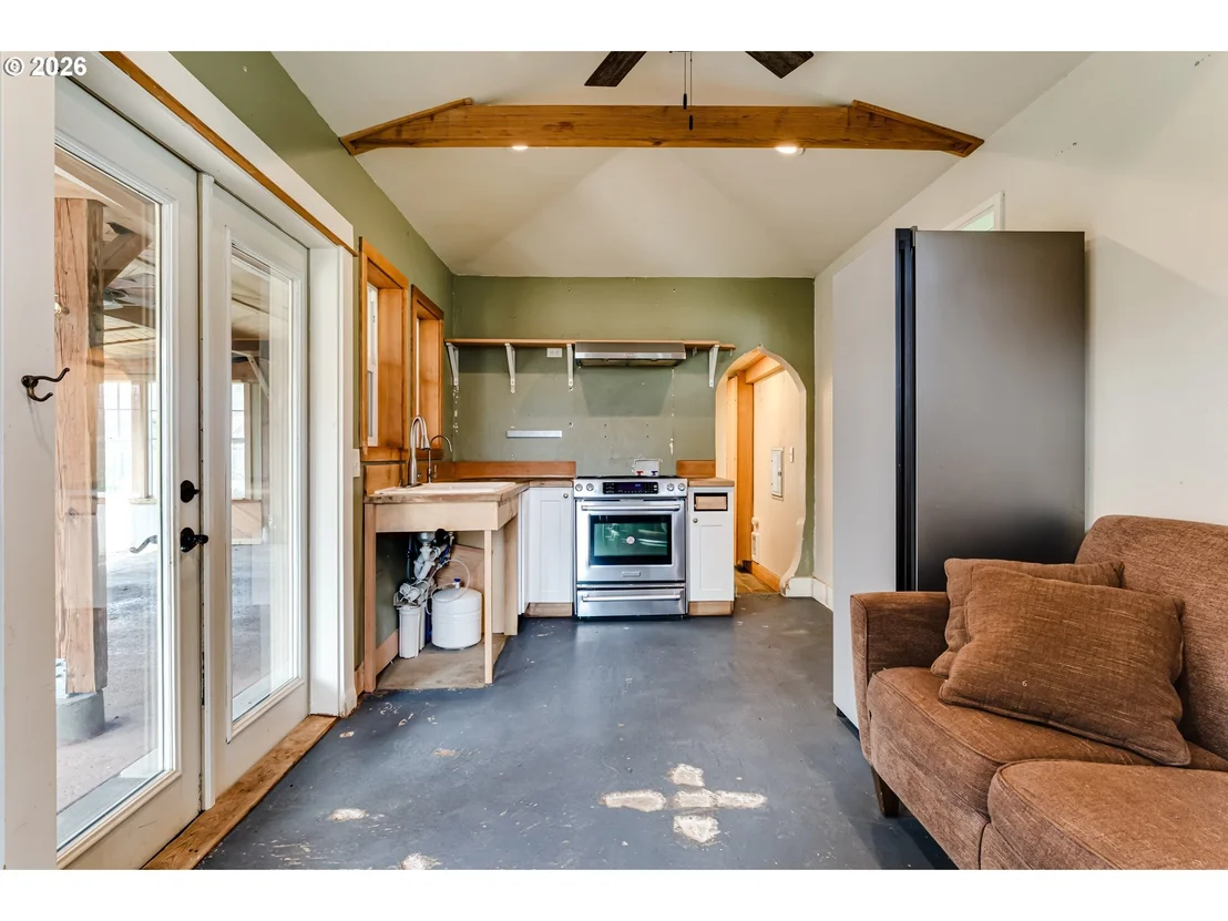 Photo of 111 HOLEMAN AVE