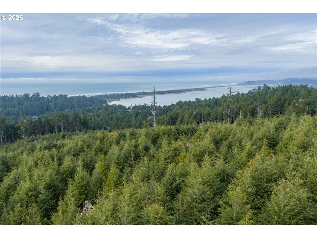 Photo of 575 Fairway DR