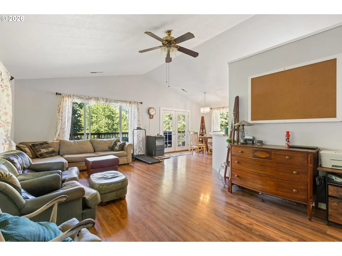 Photo of 123 BURCHARD DR