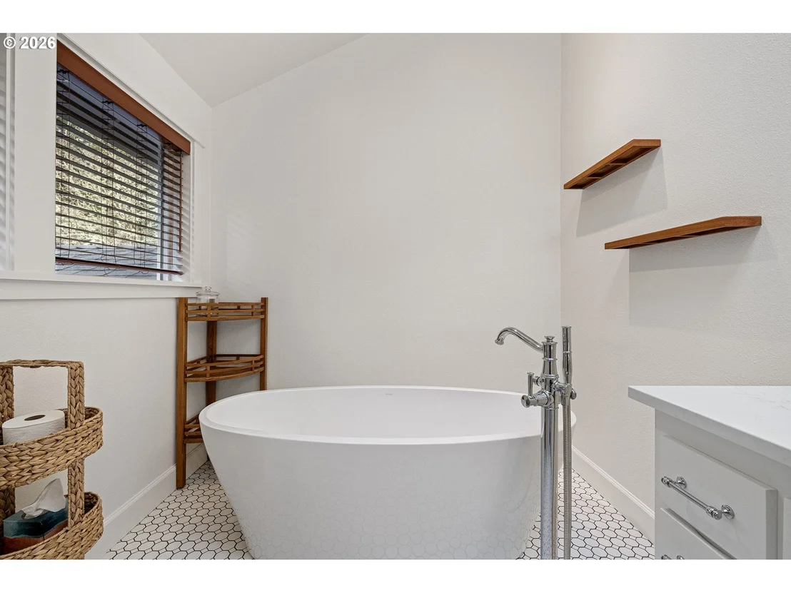 Photo of 3368 BENTLEY AVE