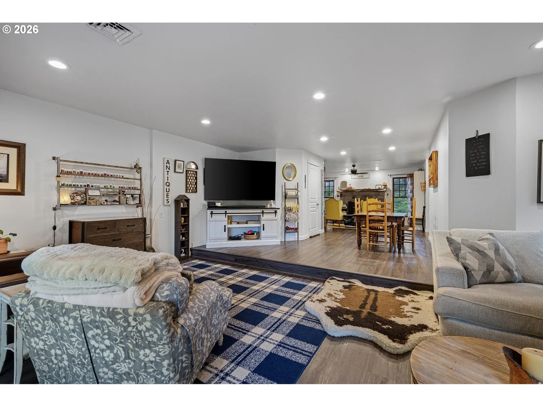 Photo of 39066 CARR TRAIL RD