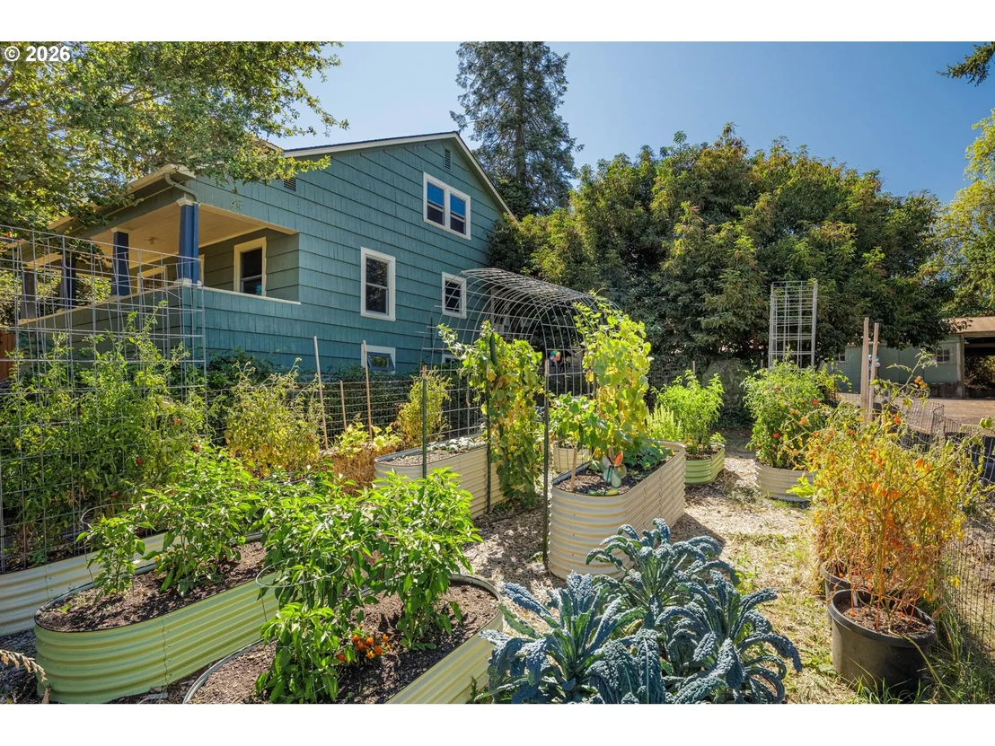 Photo of 3190 W 18TH AVE