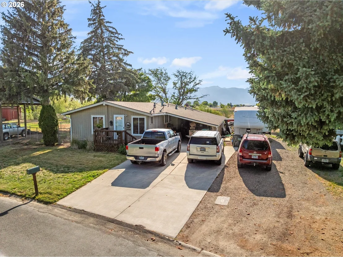 Photo of 3855 KIRKWAY DR