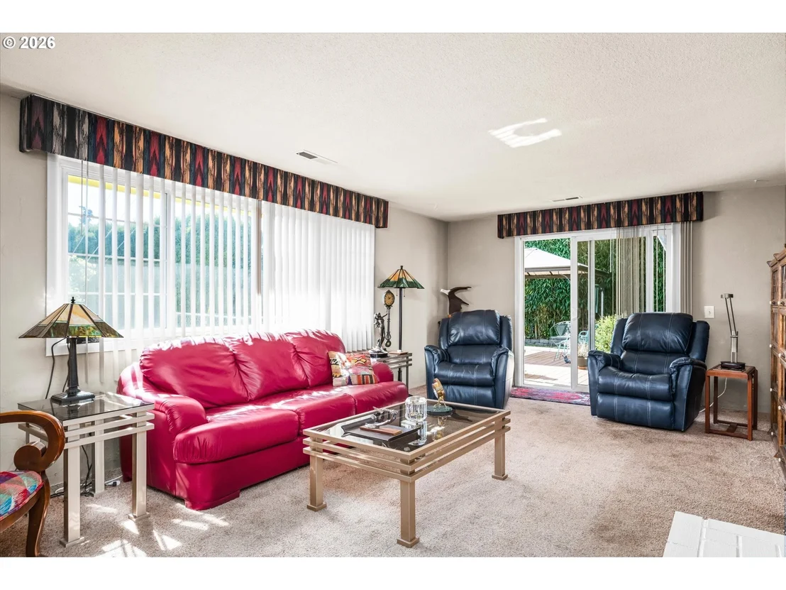 Photo of 32120 COBURG BOTTOM LOOP RD