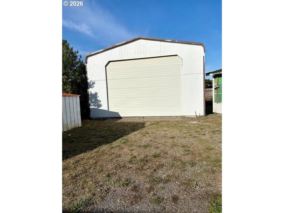 Photo of 15936 BAY VIEW DR