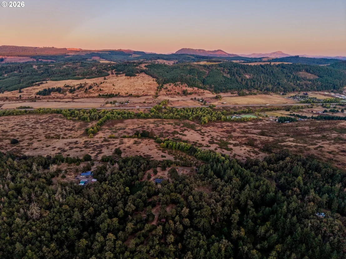 Photo of 1623 LOWER CREST RD