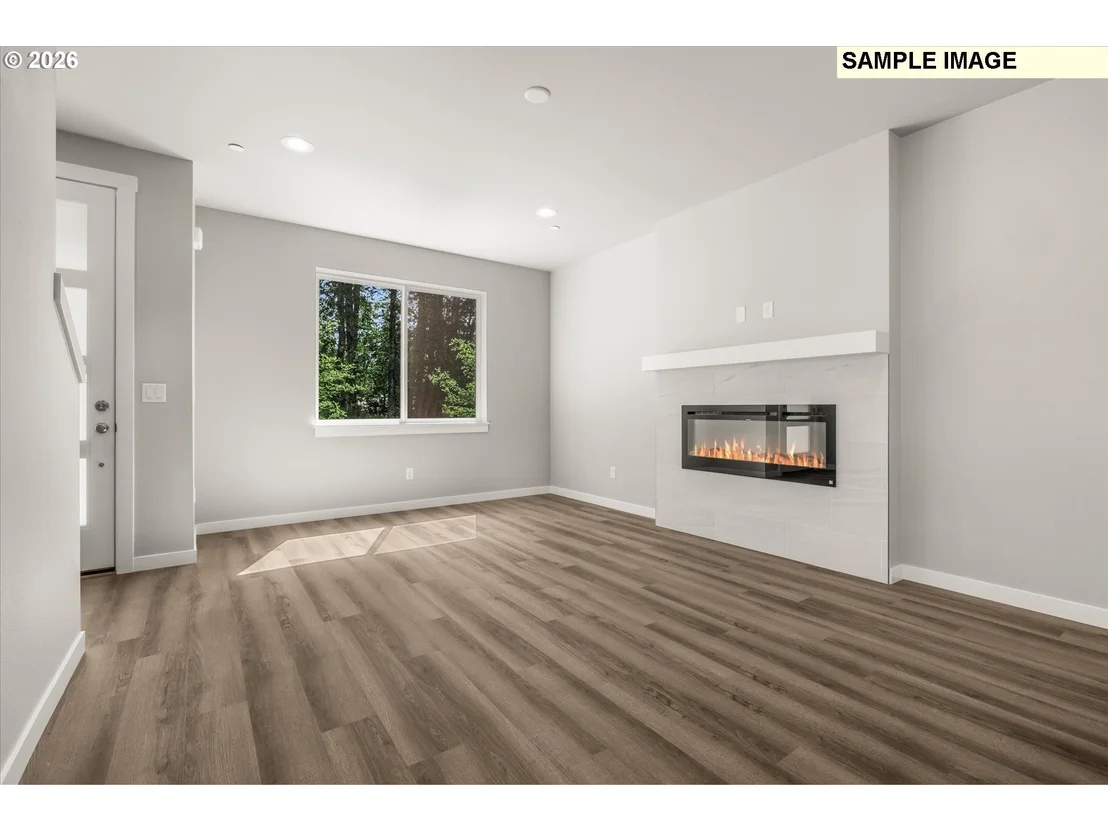 Photo of 137 NW MAWRCREST AVE